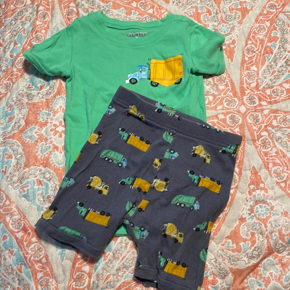 5t boys pajama set from Old Navy